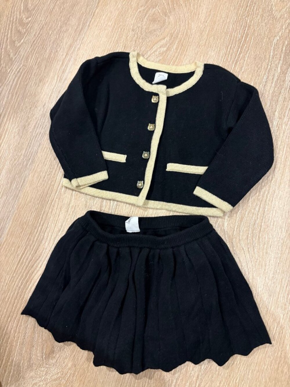 Baby Gap Girls Cardigan Skirt Set 12-18M Black Cream Bear